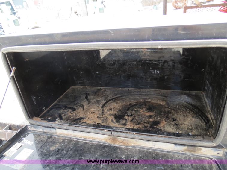 image for item B4892 1999 Ford F350 flatbed truck