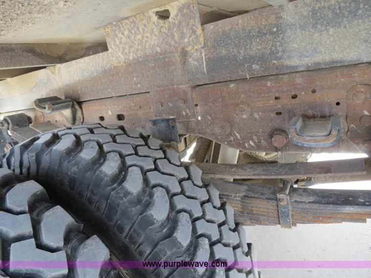 image for item B4892 1999 Ford F350 flatbed truck