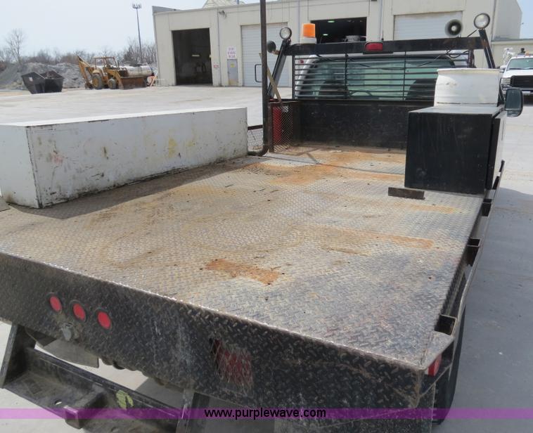 image for item B4892 1999 Ford F350 flatbed truck