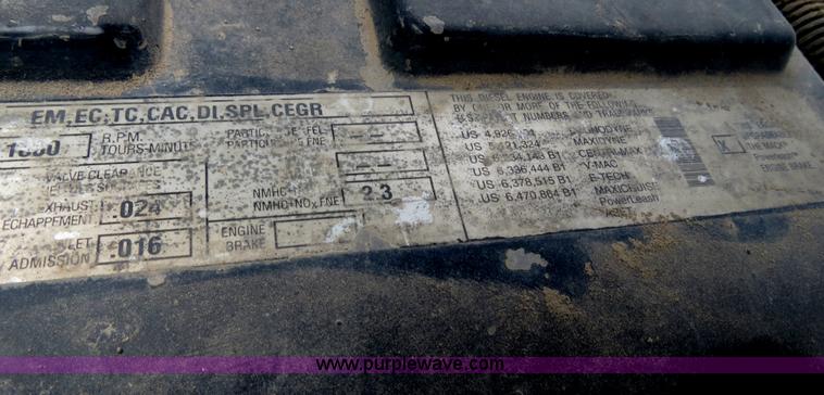 image for item B4894 2005 Mack CHN613 semi truck