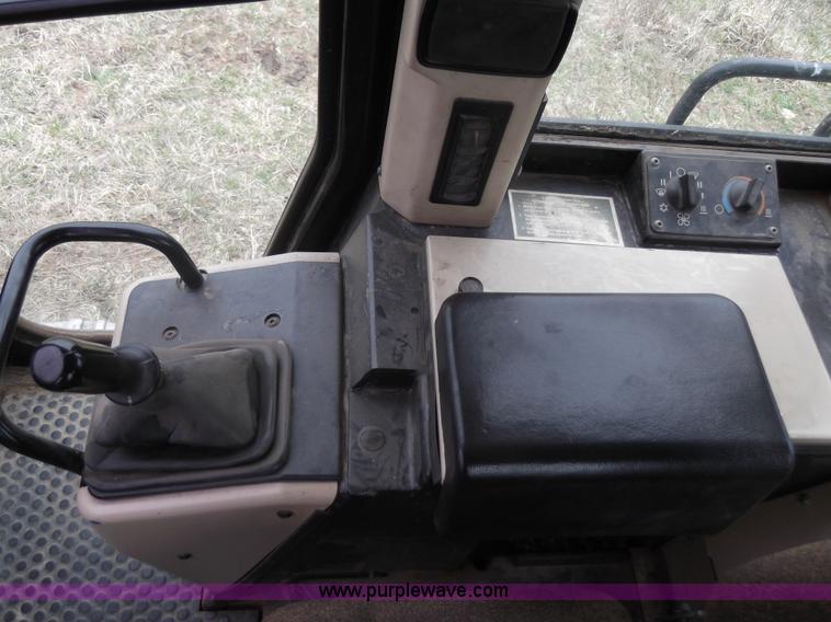 image for item C1917 1997 Caterpillar 953C track loader