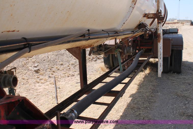 image for item C3788 1981 Trailmaster 100 barrel water tank trailer