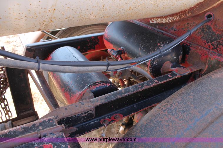 image for item C3788 1981 Trailmaster 100 barrel water tank trailer