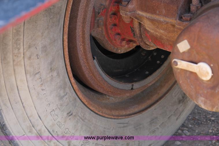 image for item C3788 1981 Trailmaster 100 barrel water tank trailer