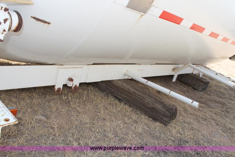 image for item C3789 1996 Arrow propane tank