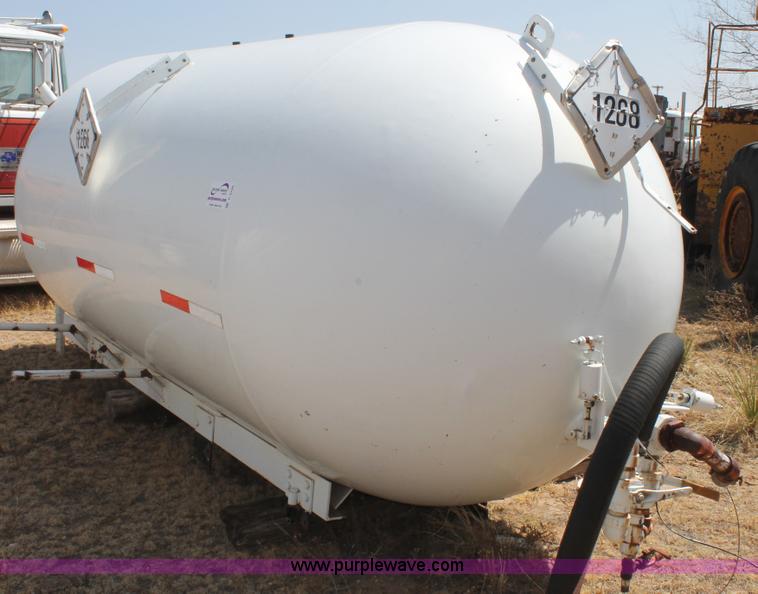 image for item C3790 1997 Arrow propane tank