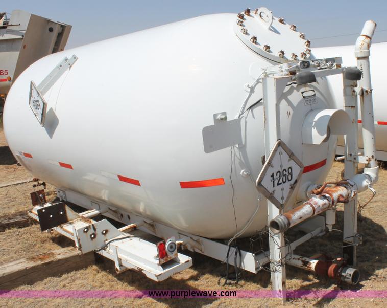 image for item C3790 1997 Arrow propane tank