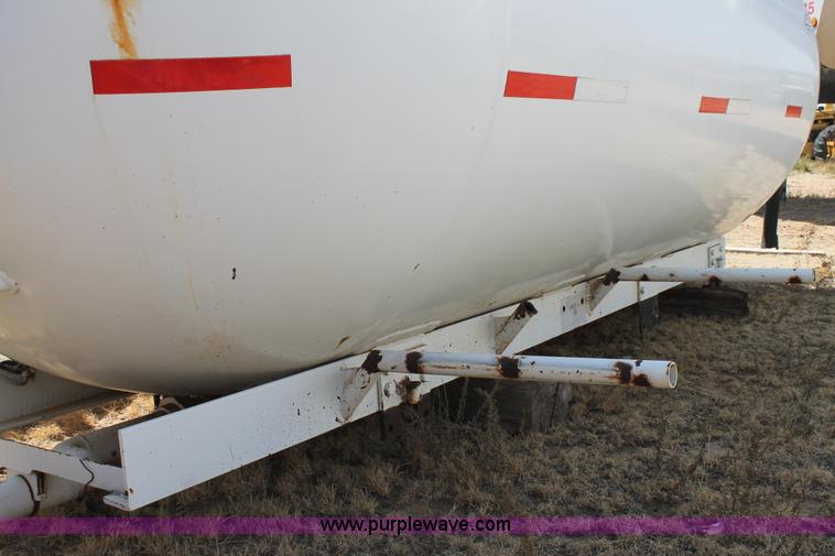 image for item C3790 1997 Arrow propane tank
