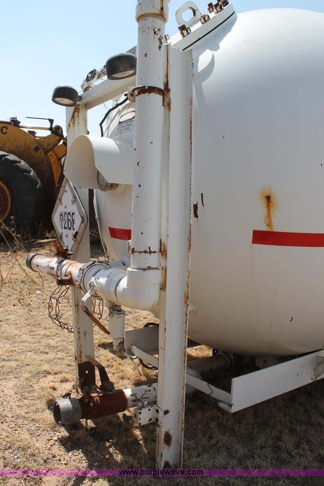 image for item C3790 1997 Arrow propane tank