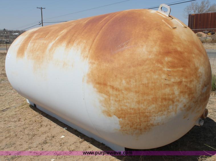 image for item C3791 1997 Arrow propane tank
