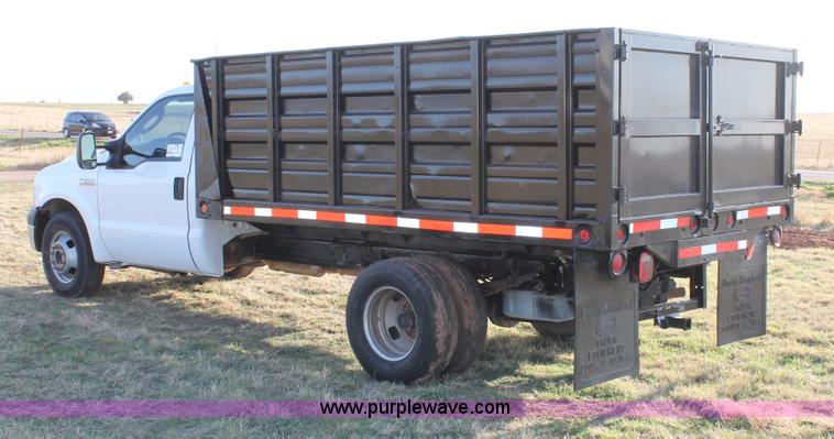 image for item C3795 2007 Ford F350 Super Duty dump bed truck