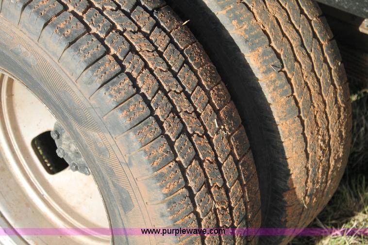 image for item C3795 2007 Ford F350 Super Duty dump bed truck