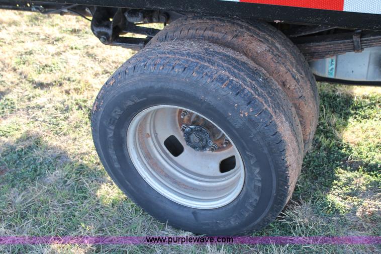 image for item C3795 2007 Ford F350 Super Duty dump bed truck