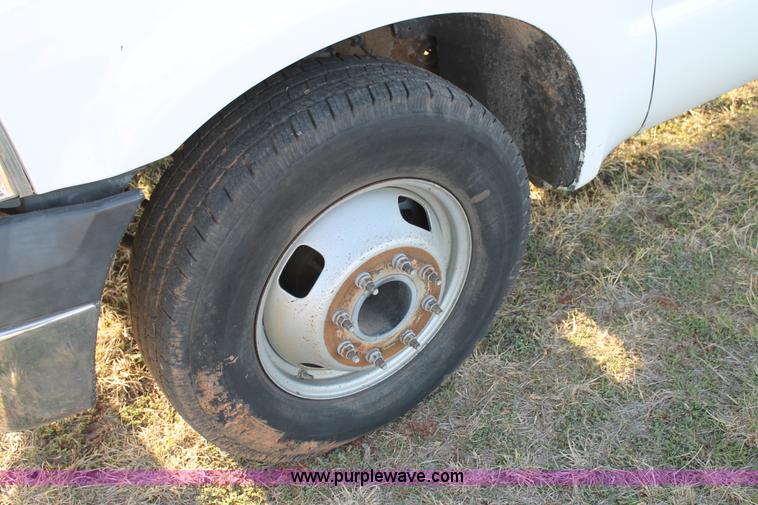 image for item C3795 2007 Ford F350 Super Duty dump bed truck