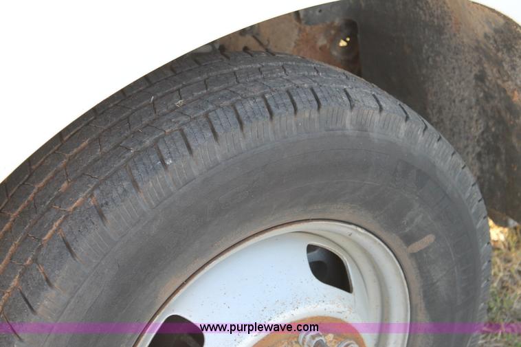 image for item C3795 2007 Ford F350 Super Duty dump bed truck