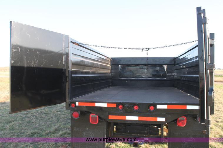 image for item C3795 2007 Ford F350 Super Duty dump bed truck