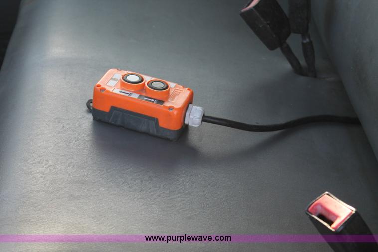 image for item C3795 2007 Ford F350 Super Duty dump bed truck