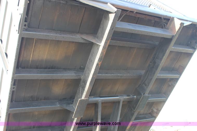 image for item C3795 2007 Ford F350 Super Duty dump bed truck