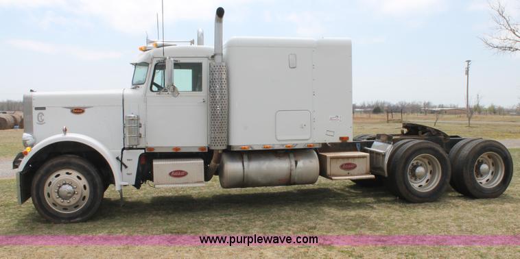image for item C3796 1972 Peterbilt 359M semi truck