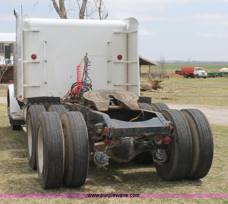 image for item C3796 1972 Peterbilt 359M semi truck