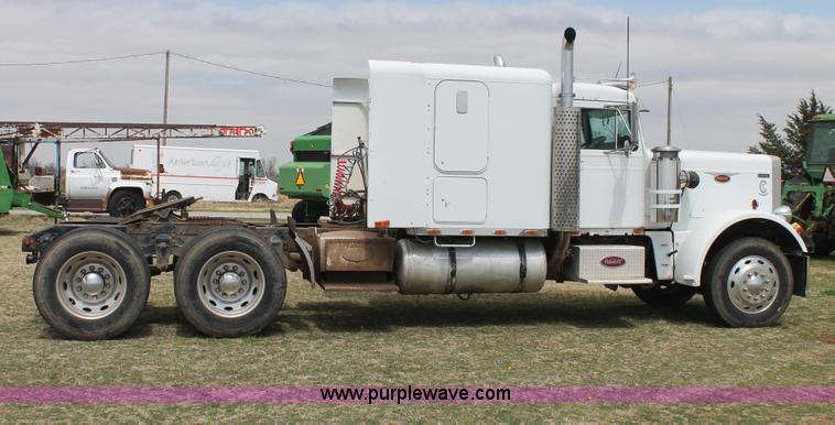 image for item C3796 1972 Peterbilt 359M semi truck