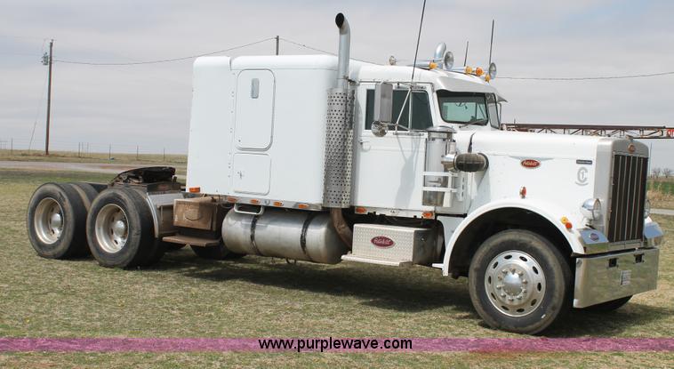 image for item C3796 1972 Peterbilt 359M semi truck