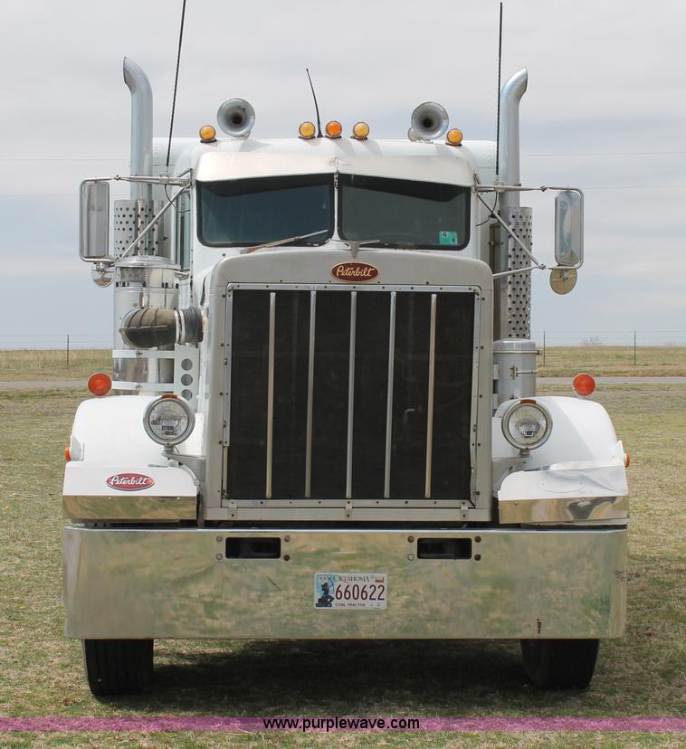 image for item C3796 1972 Peterbilt 359M semi truck