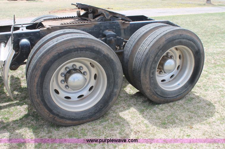 image for item C3796 1972 Peterbilt 359M semi truck