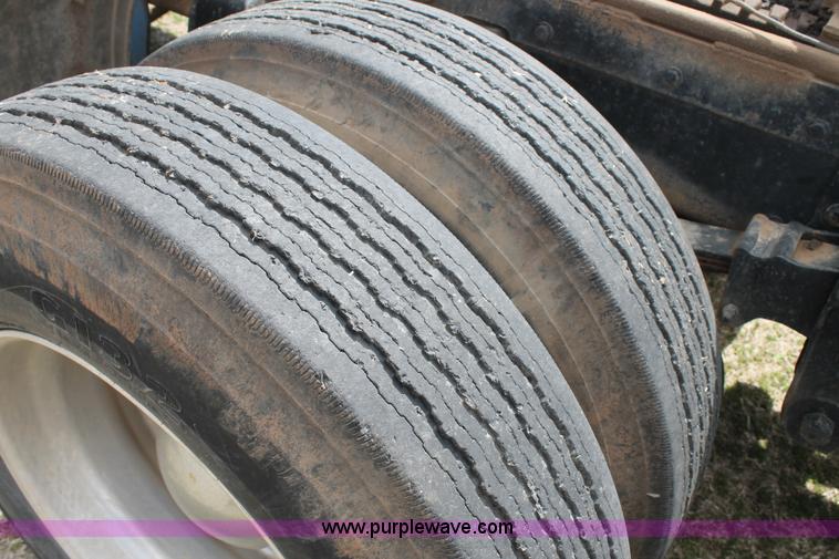 image for item C3796 1972 Peterbilt 359M semi truck