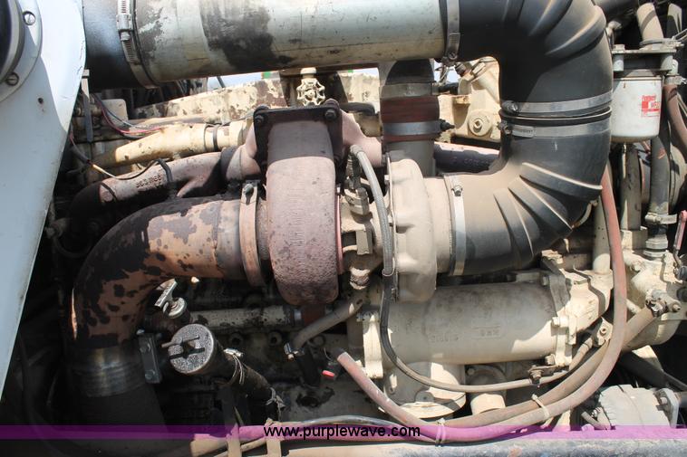 image for item C3796 1972 Peterbilt 359M semi truck