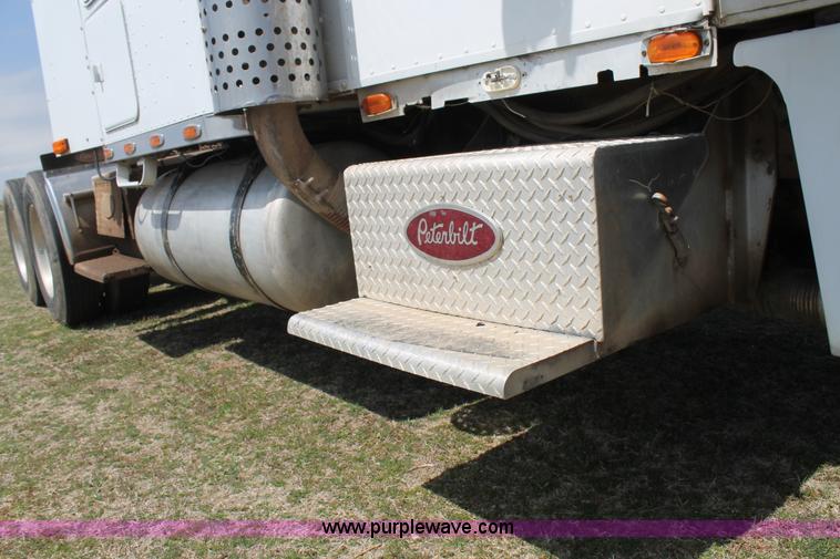 image for item C3796 1972 Peterbilt 359M semi truck