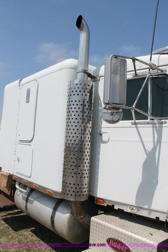 image for item C3796 1972 Peterbilt 359M semi truck