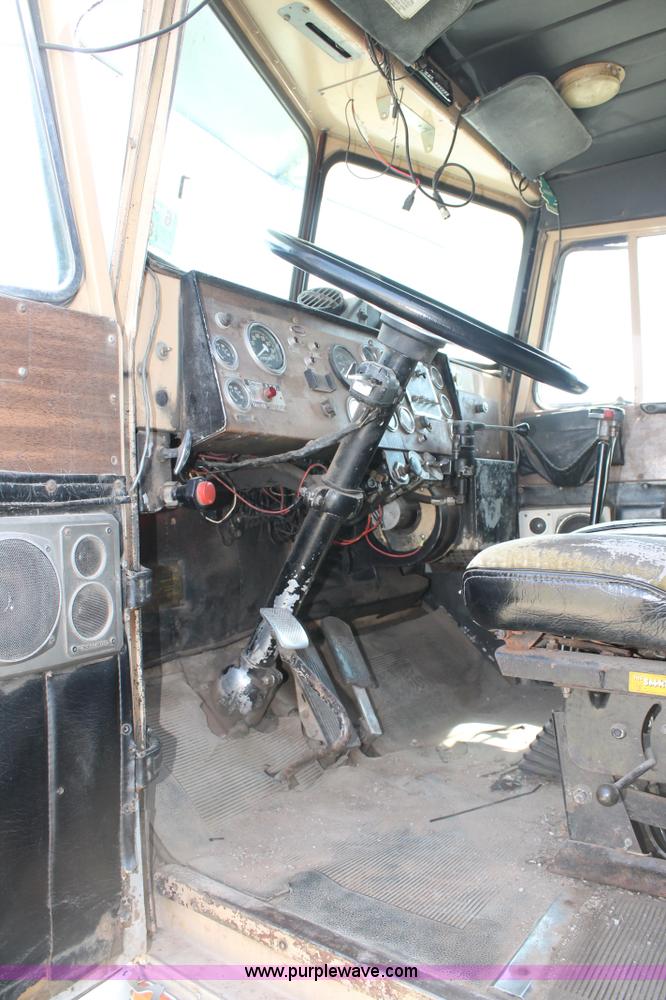 image for item C3796 1972 Peterbilt 359M semi truck