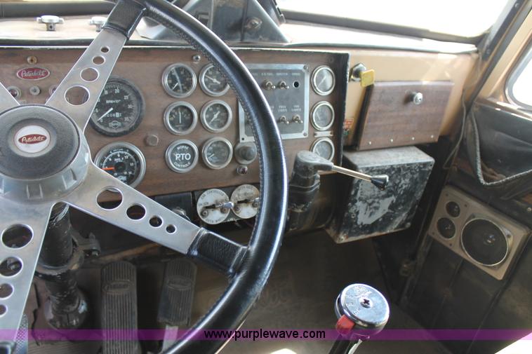 image for item C3796 1972 Peterbilt 359M semi truck