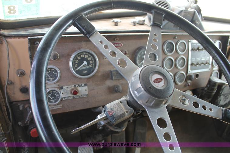 image for item C3796 1972 Peterbilt 359M semi truck