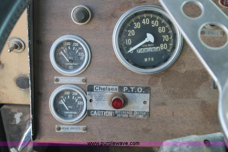 image for item C3796 1972 Peterbilt 359M semi truck