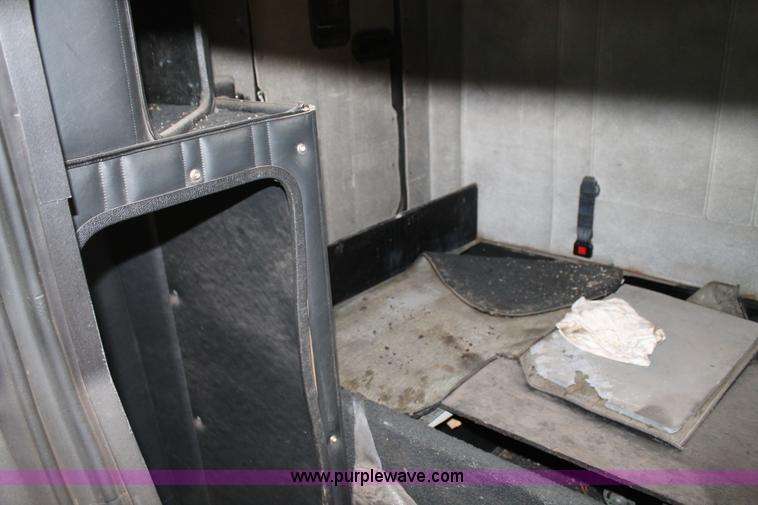 image for item C3796 1972 Peterbilt 359M semi truck