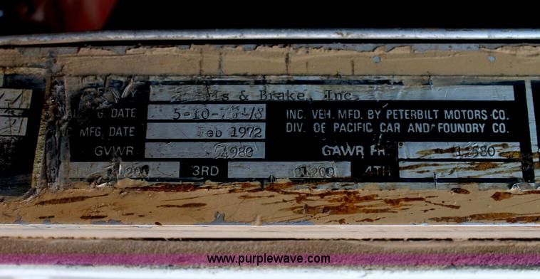 image for item C3796 1972 Peterbilt 359M semi truck