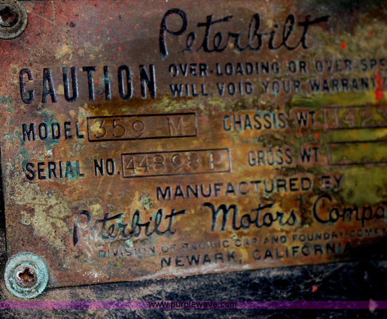 image for item C3796 1972 Peterbilt 359M semi truck