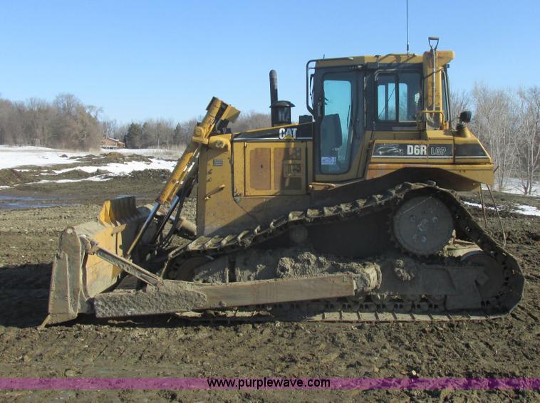 image for item E5307 1998 Caterpillar D6R LGP dozer