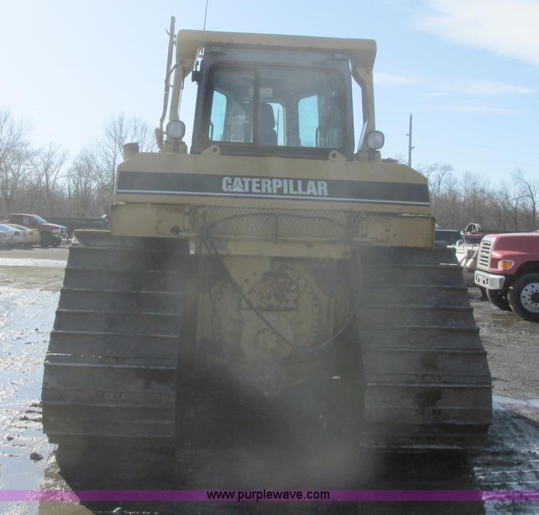 image for item E5307 1998 Caterpillar D6R LGP dozer