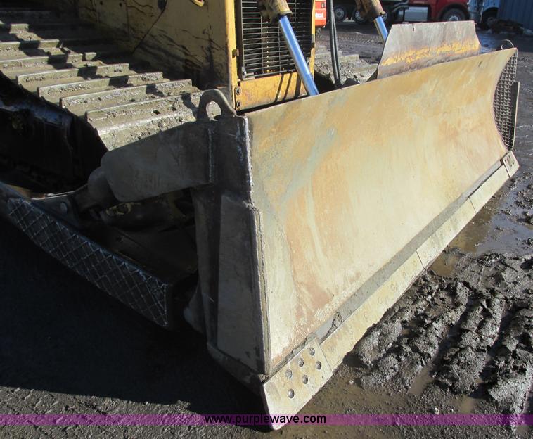 image for item E5307 1998 Caterpillar D6R LGP dozer