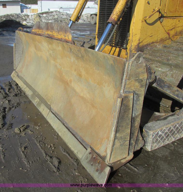 image for item E5307 1998 Caterpillar D6R LGP dozer