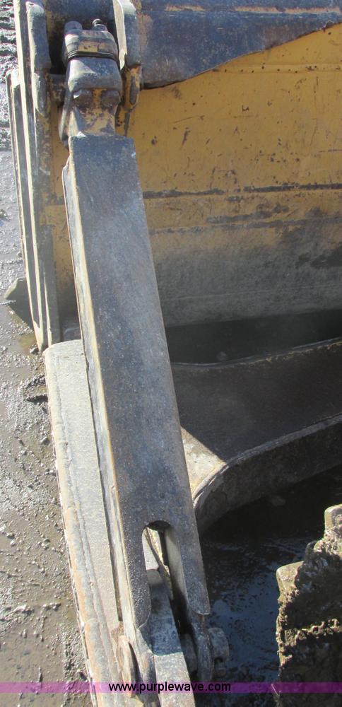 image for item E5307 1998 Caterpillar D6R LGP dozer