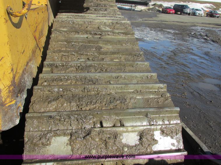 image for item E5307 1998 Caterpillar D6R LGP dozer