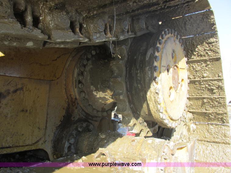 image for item E5307 1998 Caterpillar D6R LGP dozer