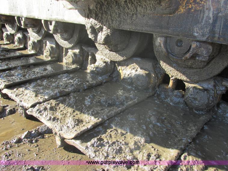 image for item E5307 1998 Caterpillar D6R LGP dozer