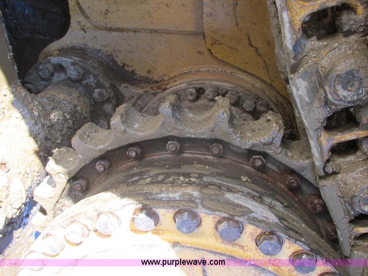 image for item E5307 1998 Caterpillar D6R LGP dozer