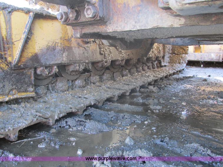 image for item E5307 1998 Caterpillar D6R LGP dozer