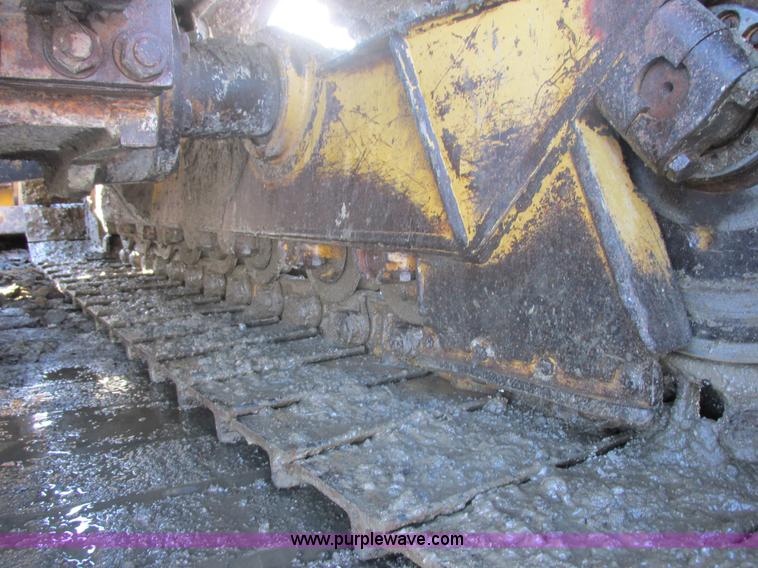 image for item E5307 1998 Caterpillar D6R LGP dozer